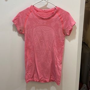 Lululemon tee